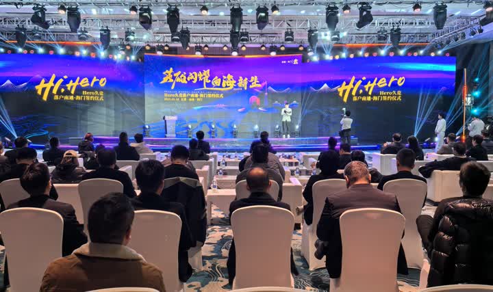 易看起来双 易看起来双