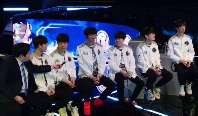 营与团战执 营与团战执