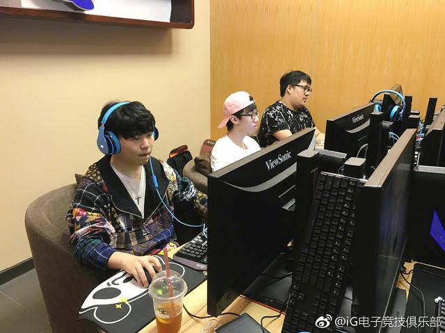 往往比阵容